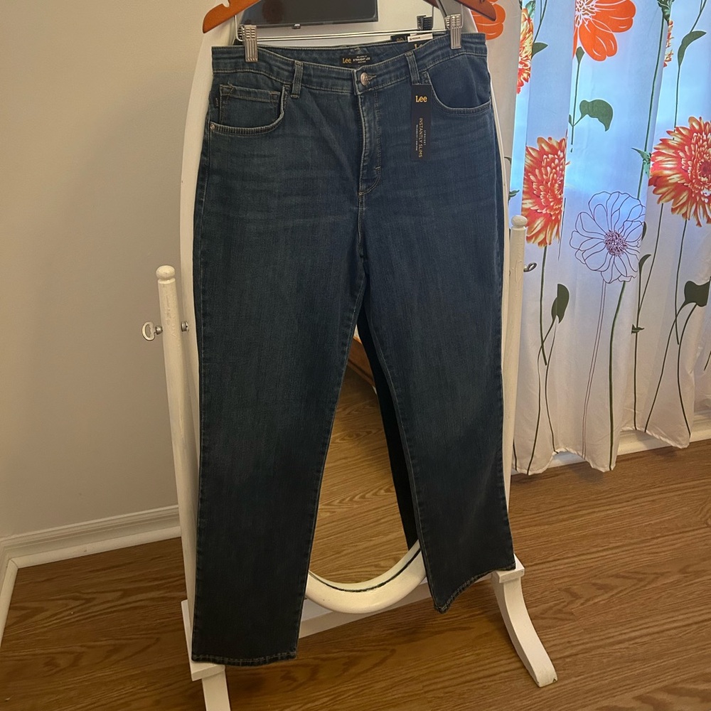 LEE Straight leg relaxed fit sz 16 M